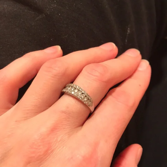 Platinum 1 carat diamond ring size 7.25 - Picture 4 of 15